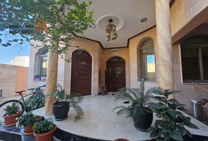 987255 - Property Image 3