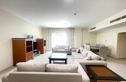 Apartment - 3 Bedrooms - 3 Bathrooms for rent in Al Juffair - Capital Governorate