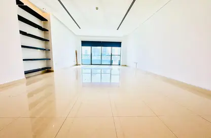 Apartment - 3 Bedrooms - 5 Bathrooms for rent in Reef Island - Capital Governorate