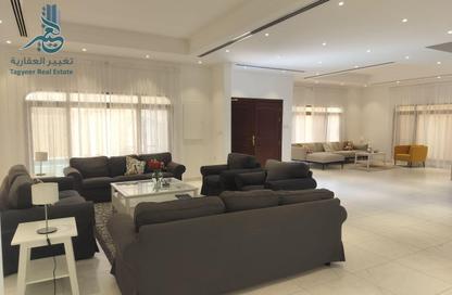 Villa - 4 Bedrooms - 5 Bathrooms for rent in Saar - Northern Governorate