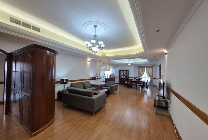 987761 - Property Image 2