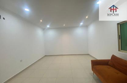 Apartment - 2 Bedrooms - 2 Bathrooms for rent in Sanad - Central Governorate