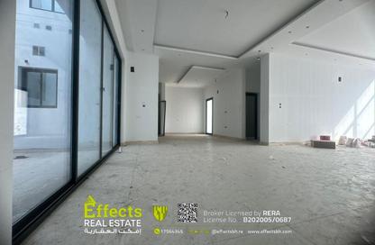 Villa - 5 Bedrooms - 7 Bathrooms for sale in Tubli - Central Governorate
