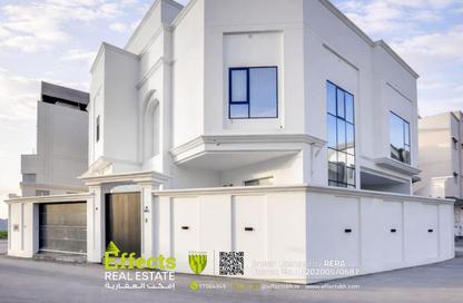 Villa - 5 Bedrooms - 7 Bathrooms for sale in Tubli - Central Governorate