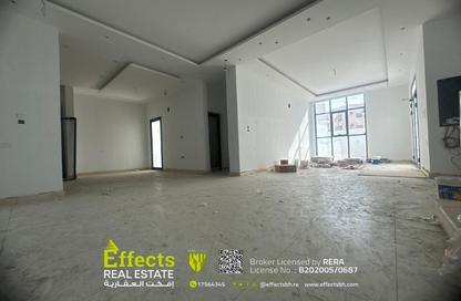 Villa - 5 Bedrooms - 7 Bathrooms for sale in Tubli - Central Governorate