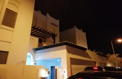 فيلا - 5 غرف نوم - 6 حمامات للايجار في ديار المحرق - المحرق