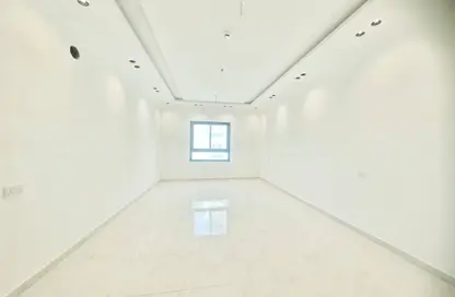 Apartment - 4 Bedrooms - 4 Bathrooms for rent in Hidd - Muharraq Governorate