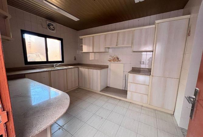 2ObrtukAGOW - Property Image 2