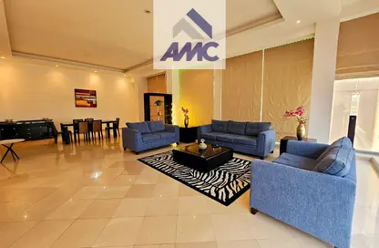 Apartment - 2 Bedrooms - 3 Bathrooms for rent in Al Juffair - Capital Governorate
