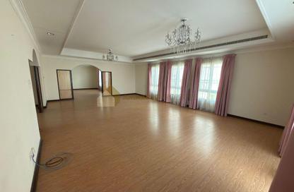 Villa - 5 Bedrooms - 5 Bathrooms for rent in Zinj - Manama - Capital Governorate