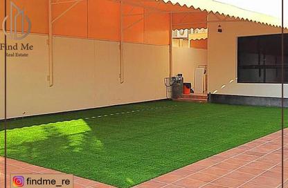 Villa - 5 - 6 for sale in Sanad - Central Governorate