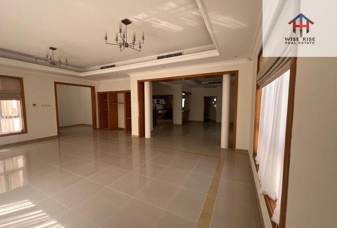 1002744 - Property Image 3