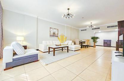Apartment - 3 Bedrooms - 3 Bathrooms for rent in Al Juffair - Capital Governorate