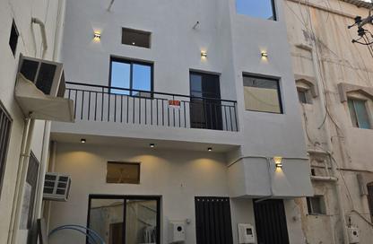 عمارة بالكامل - 4 غرف نوم - 4 حمامات للبيع في المحرق - المحرق