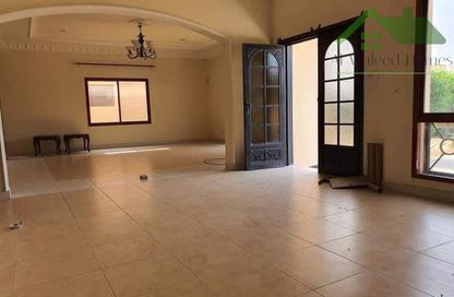 Villa - 3 Bedrooms - 4 Bathrooms for rent in Sanad - Central Governorate