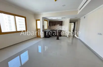 Apartment - 2 Bedrooms - 2 Bathrooms for rent in Busaiteen - Muharraq Governorate