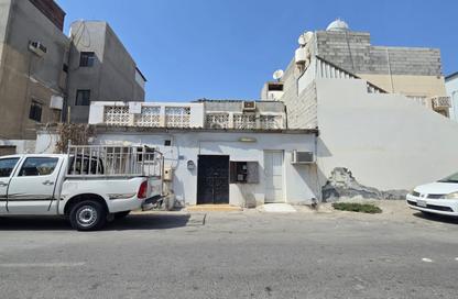 فيلا - 8 غرف نوم - 6 حمامات للبيع في مدينة عيسى - المحافظة الوسطى
