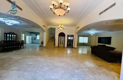 Villa - 5 Bedrooms - 7 Bathrooms for rent in Al Juffair - Capital Governorate