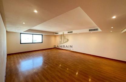 Duplex - 5 Bedrooms - 5 Bathrooms for rent in Um Al Hasam - Manama - Capital Governorate
