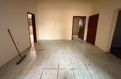 Apartment - 4 Bedrooms - 2 Bathrooms for rent in Tubli - Central Governorate