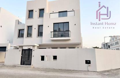 Villa - 4 Bedrooms - 6 Bathrooms for sale in Tubli - Central Governorate