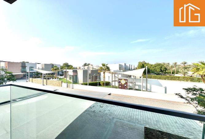 989003 - Property Image 2