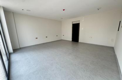 Shop - Studio for rent in Janabiya - Northern Governorate