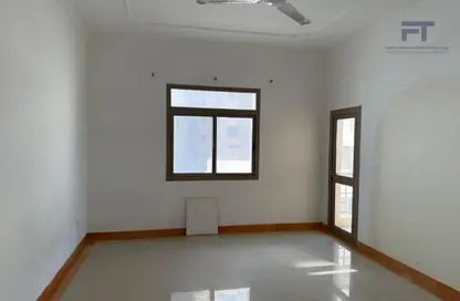 Apartment - 2 Bedrooms - 2 Bathrooms for rent in Bu Ashira - Capital Governorate