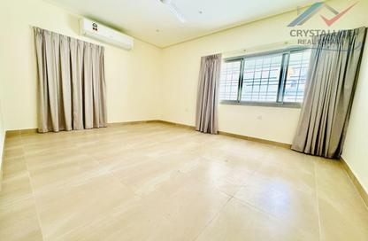 Apartment - 3 Bedrooms - 3 Bathrooms for rent in Sanabis - Manama - Capital Governorate Apartment - 3 Bedrooms - 3 Bathrooms for rent in Sanabis - Manama - Capital Governorate