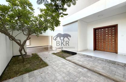 Villa - 4 Bedrooms - 5 Bathrooms for rent in Saar - Northern Governorate