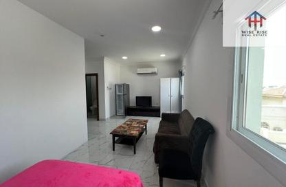 Apartment - Studio - 1 Bathroom for rent in Zinj - Manama - Capital Governorate