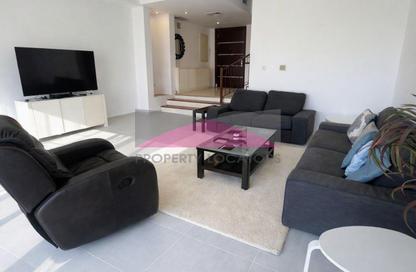 Villa - 4 - 4 for rent in Amwaj Avenue - Amwaj Islands - Muharraq Governorate