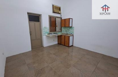 Apartment - Studio - 1 for rent in Ras Rumman - Manama - Capital Governorate