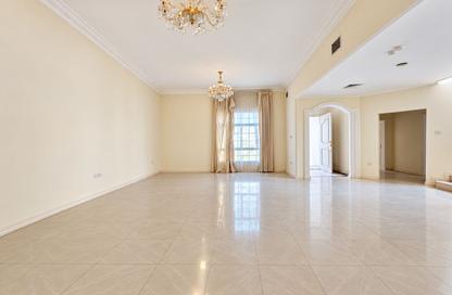 Villa - 4 - 4 for rent in Mahooz - Manama - Capital Governorate