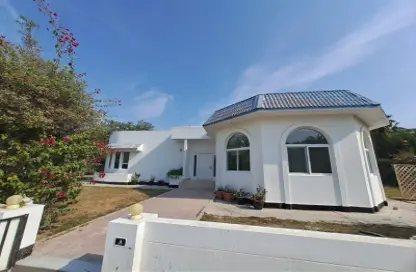 Villa - 4 Bedrooms - 4 Bathrooms for rent in Saar - Northern Governorate