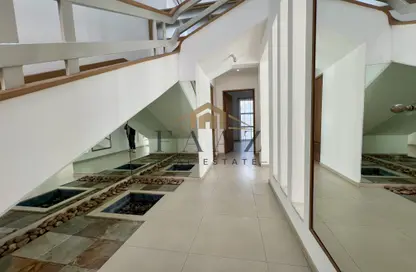 Villa - 4 Bedrooms - 4 Bathrooms for rent in Mahooz - Manama - Capital Governorate