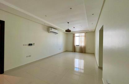 Apartment - 3 Bedrooms - 4 Bathrooms for rent in Hidd - Muharraq Governorate