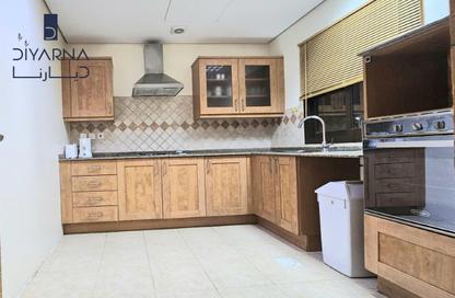 Apartment - 2 Bedrooms - 2 Bathrooms for rent in Sanabis - Manama - Capital Governorate