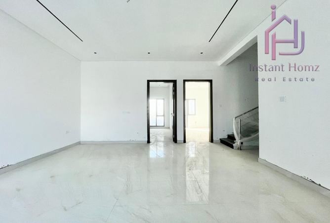 52301683 - Property Image 2