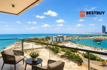 Apartment - 2 Bedrooms - 3 Bathrooms for rent in Reef Island - Capital Governorate