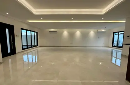 فيلا - 3 غرف نوم - 5 حمامات للايجار في البسيتين - المحرق