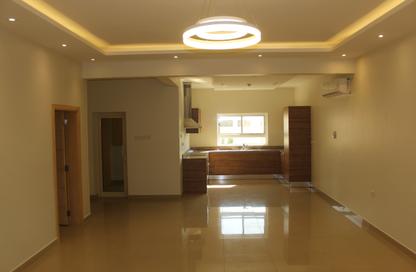 Apartment - 3 Bedrooms - 2 Bathrooms for rent in Tubli - Central Governorate Apartment - 3 Bedrooms - 2 Bathrooms for rent in Tubli - Central Governorate