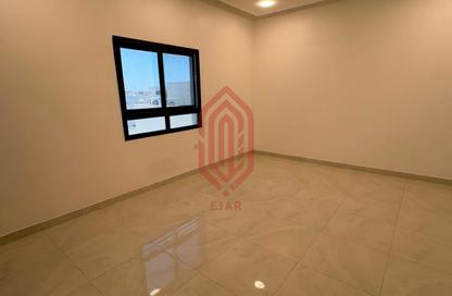 Apartment - 3 Bedrooms - 3 Bathrooms for rent in Tubli - Central Governorate