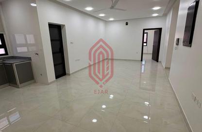 Apartment - 3 Bedrooms - 3 Bathrooms for rent in Tubli - Central Governorate