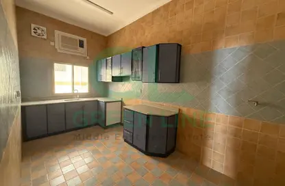 شقة - 2 غرف نوم - 2 حمامات للايجار في عراد - المحرق