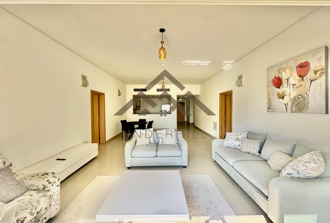 989275 - Property Image 2