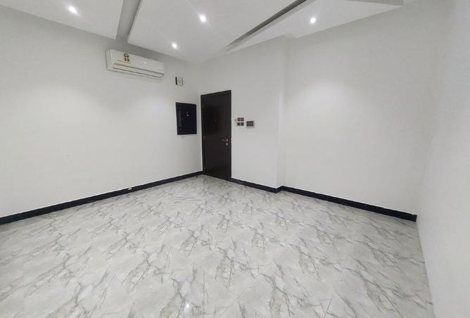 56672119 - Property Image 2