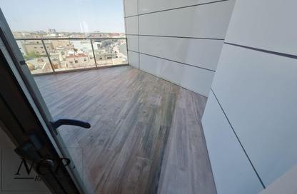 Apartment - 2 Bedrooms - 3 Bathrooms for rent in Sanabis - Manama - Capital Governorate