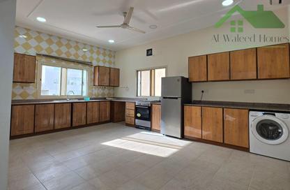 Apartment - 3 Bedrooms - 4 Bathrooms for rent in Busaiteen - Muharraq Governorate