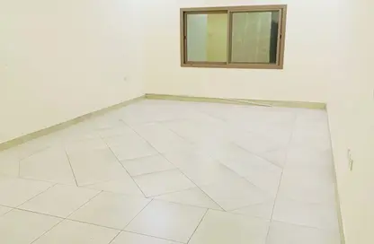 Apartment - 3 Bedrooms - 3 Bathrooms for rent in Tubli - Central Governorate